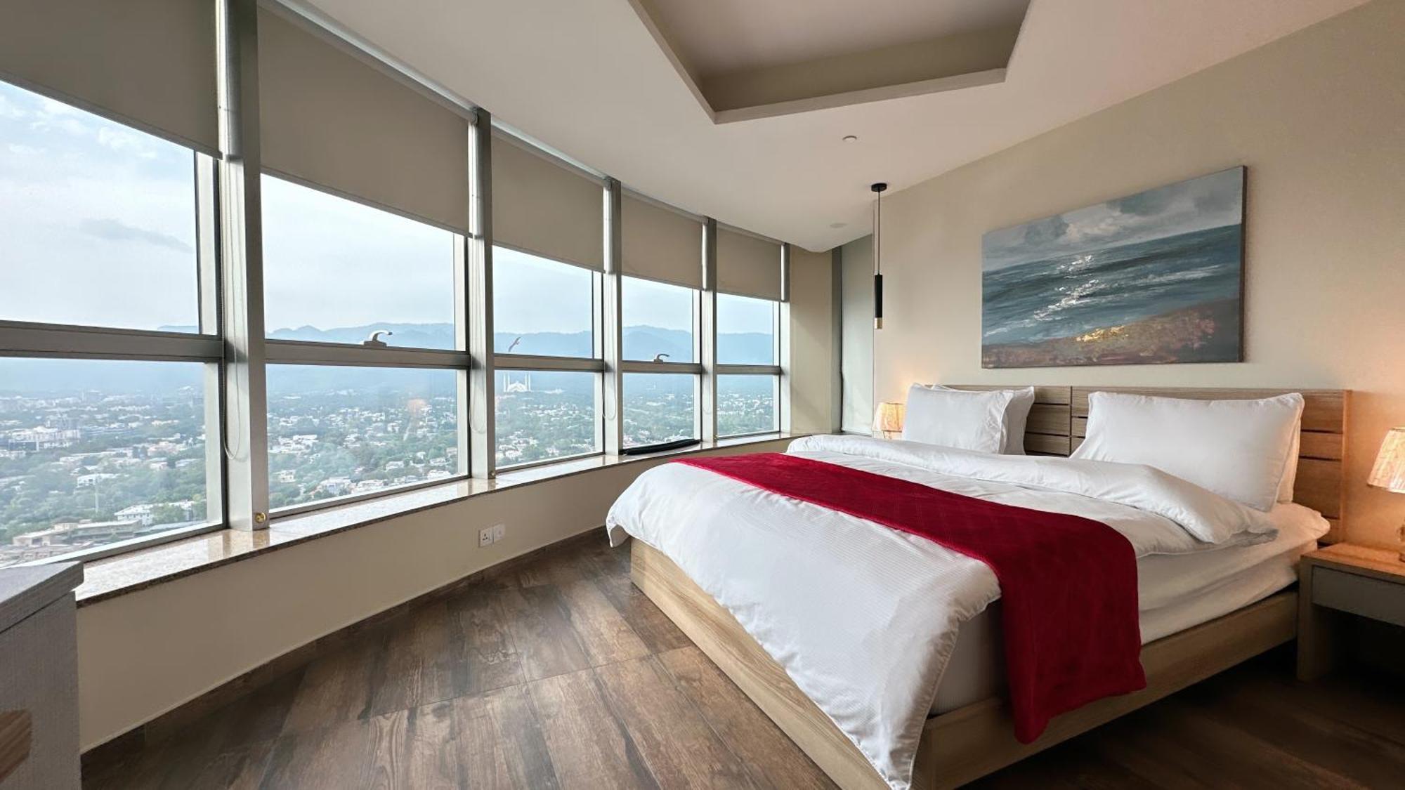 Centaurus Apartment City View Three Beds Islamabad Bagian luar foto